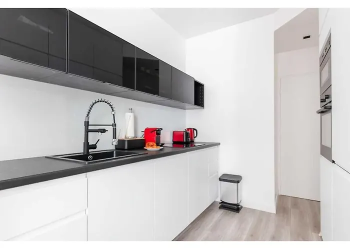 Апартаменты Spacious - 3br-8p - Place De La Bastille *
